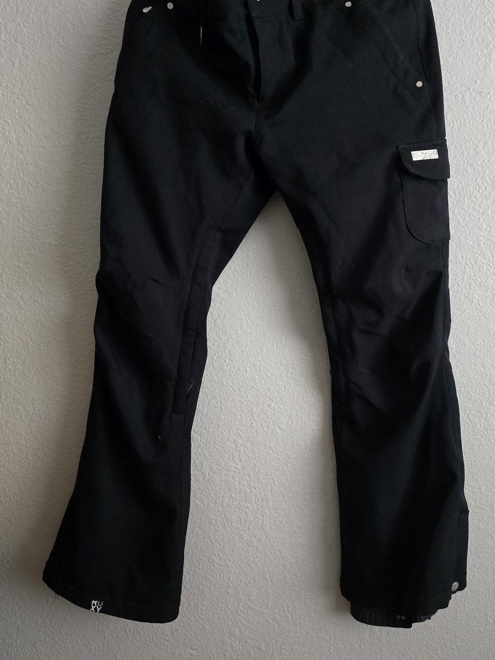 7Roxy Black Women's Cargo Snow Pants with Side Pocket